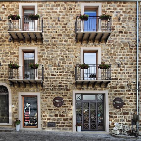 Notti O' Tunn Luxury Rooms In Centro Geraci Siculo Dış mekan fotoğraf