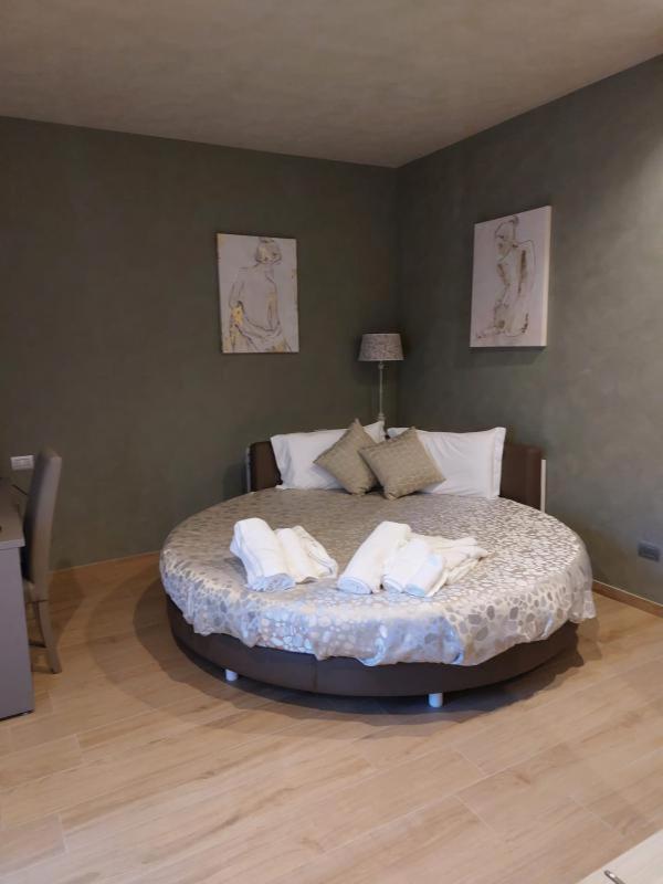 Notti O' Tunn Luxury Rooms In Centro Geraci Siculo Dış mekan fotoğraf