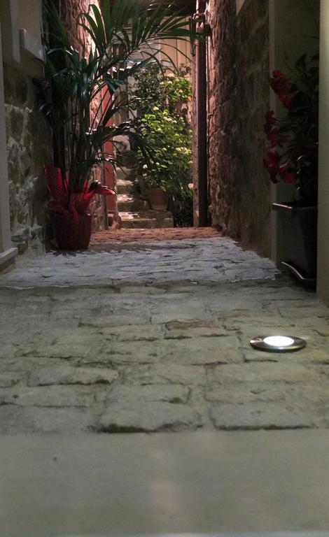 Notti O' Tunn Luxury Rooms In Centro Geraci Siculo Dış mekan fotoğraf