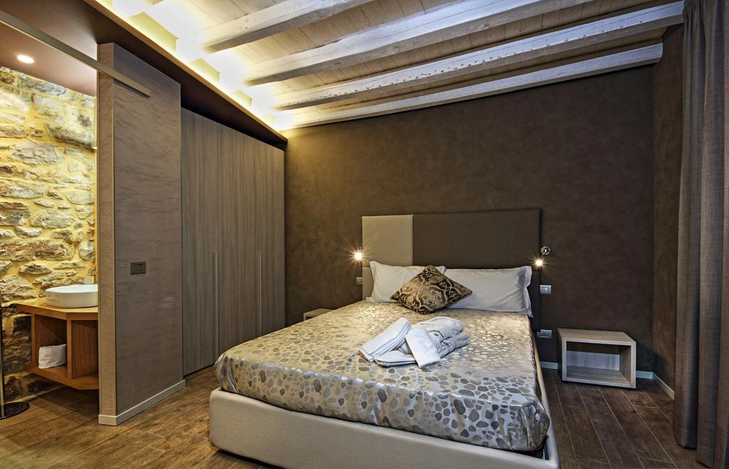 Notti O' Tunn Luxury Rooms In Centro Geraci Siculo Dış mekan fotoğraf