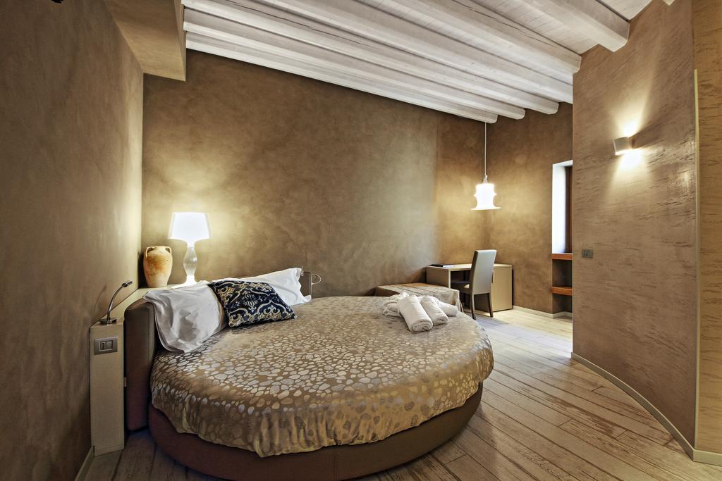 Notti O' Tunn Luxury Rooms In Centro Geraci Siculo Dış mekan fotoğraf